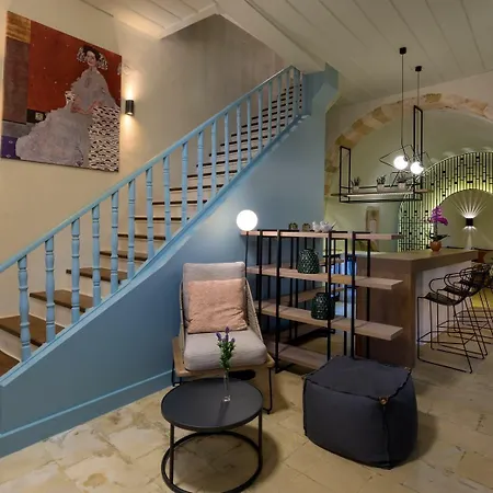 Elg Contessa Boutique