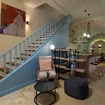 Elg Contessa Boutique