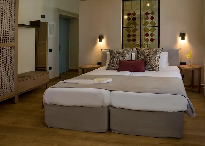 Elg Contessa Boutique