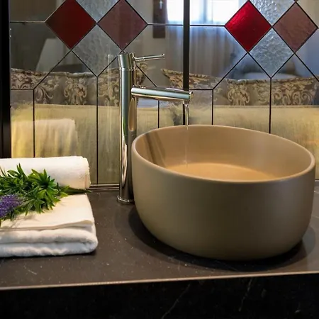 Elg Contessa Boutique ハニア