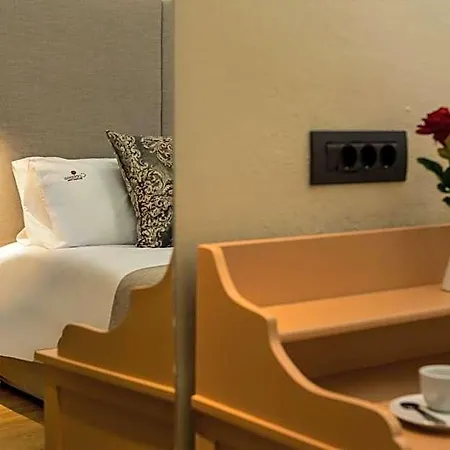 Готель Elg Contessa Boutique 4*