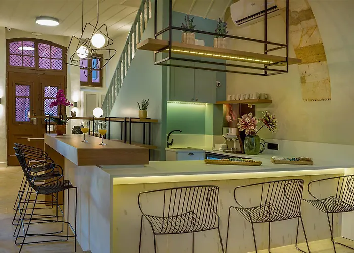 Elg Contessa Boutique